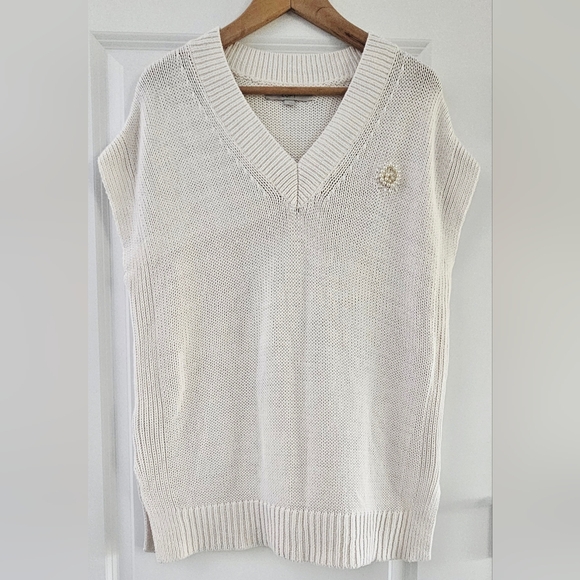 LOFT Sweaters - LOFT white Ivory loose knit Sweater Vest faux pearl floral embellished Size L
